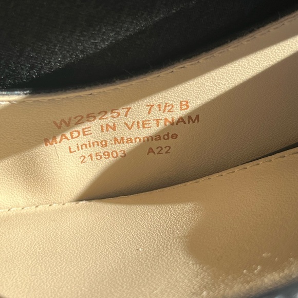 Cole Haan Black Pointed Toe Heels. Size 7.5B. - Picture 10 of 10